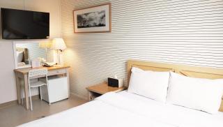 Golden Park Hotel - Jeju - 9