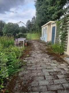 Off grid Rosie Sheperd hut and summerhouse plus 1 acre at Tanyrallt - Llanybydder - 3