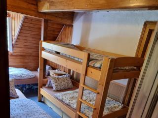 Roubenka Mlýn u skály Deštné v Orlických horách volné termíny 5 bytů - 9
