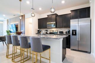 7 Beds Windsor Island Disney Fireworks View - 4