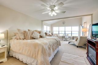 Canyon Lake Rental with Balcony and Lake Views - 1