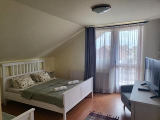 Árpád Apartman - 3 Bedroom Family Apartment with Parking - 4