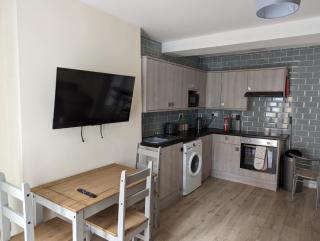 SS - 2 Bedroom Apartments - GF & LOFT - Weymouth - 4