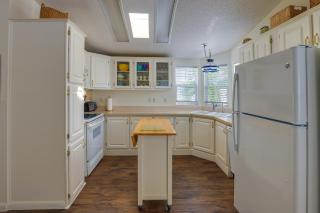 Cozy Jensen Beach Home Pool Access, Walk to Beach - Jensen Beach - 4