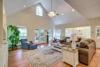 Charming Diamondhead Home with Private Yard! - Diamondhead - 9