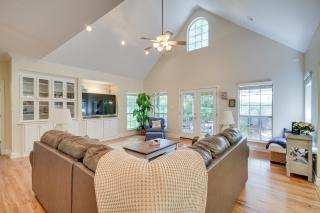 Charming Diamondhead Home with Private Yard! - Diamondhead - 5