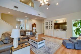 Charming Diamondhead Home with Private Yard! - Diamondhead - 4