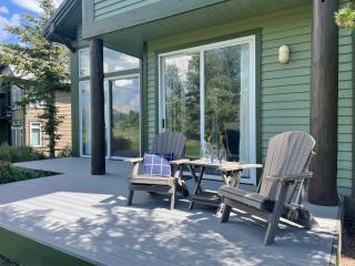 Great Views Fully Renovated Luxury 4 Bedroom 3 Full Bathrooms and Half Bath Snowcreek 732 Phase V - 7