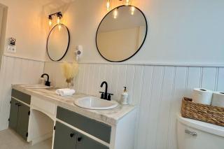 Mountain View Getaway - Stunning Views and Privacy - 3