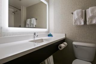 Holiday Inn Express Hotels & Suites Burlington by IHG - Burlington - 9