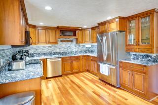 Coastal Lincoln City Home with Spacious Deck! - 1