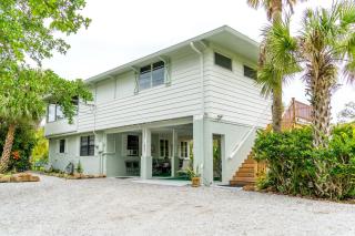 Palm View: Secluded Oasis in Melbourne Village - 8