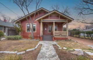 Charming Craftsman Home!-2 BLKS from Main St! - Fredericksburg - 9