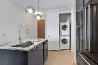 Midtown Luxury Apartment - 5