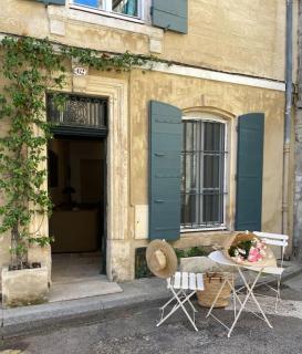 Charmant pied à terre Arlésien, rez de chaussée - Arles - 0