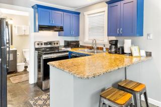 Stylish 2BR Mere Minutes from Skiing Main Street - Park City - 5