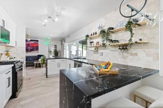 BEST LOCATION HOME w POOL - LV Convention & 3 mi STRIP & Fremont - Las Vegas - 5