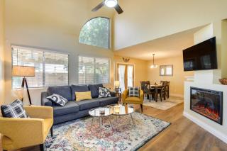 Modern Phoenix Home with Gas Fire Pit - Dogs Welcome - Phoenix - 9