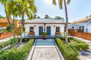 Tropical Vibes - Key West - 0