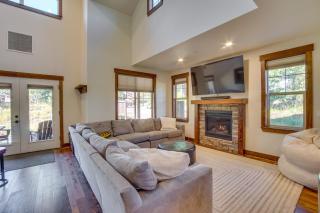 Suncadia Resort Townhome with Grill and Fireplace - 7
