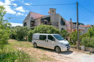 Apartments by the sea Mirca, Brac - 732 - Mirce - 1