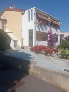 Rooms with a parking space Baska, Krk - 21617 - Baška - 0