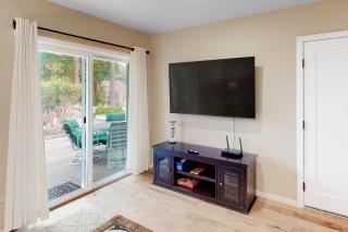 Island Cottage - Madrona Beach - 6