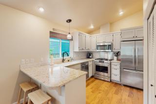 Island Cottage - Madrona Beach - 3