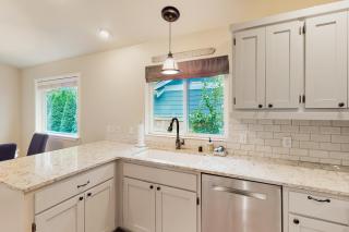 Island Cottage - Madrona Beach - 1