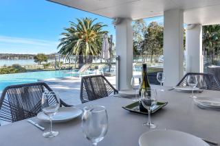 Lake Palm Resort Luxury Retreat absolute Waterfront on 3 acres at Lake Macquarie. - 8