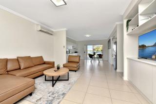 Lake Palm Resort Luxury Retreat absolute Waterfront on 3 acres at Lake Macquarie. - Dora Creek - 3