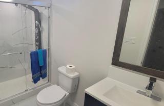 Lake-Walk House 3 Bed 2 Bath Apt - Hamilton - 3
