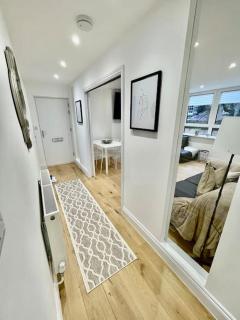 Newley Refurbished 2-Bed Only Minutes from London's Attractions - Londra - 4