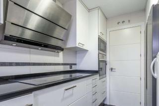 Impresionante apartamento de 4 dormitorios 3 baños y 2 plazas de garaje - Madrid - 1