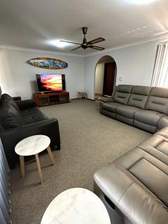 Free night on us this winter at Humble Abode - Mollymook - 7