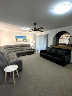 Free night on us this winter at Humble Abode - Mollymook - 5