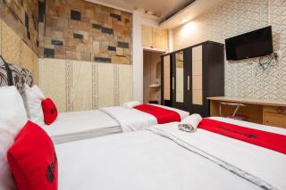 RedDoorz Syariah at Bumi Siliwangi Residence Padang - Padang - 9