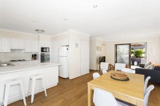 Free night on us this winter at Horizons - Mollymook - 0