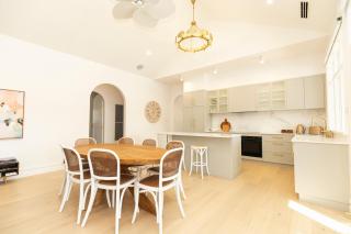 White House Swan Hill - 1