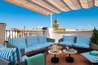 Magno Apartments San Gil - Shared Jacuzzi - Sevilla - 3