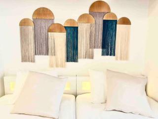 ー 8Greige ー 2min Dotonbori Namba Kuromon Osaka USJ WiFi Unlimited - 8