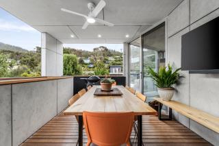 Six Degrees - beach across the road - 5