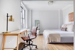 UWS 2BR w Elevator Doorman Gym nr 1 line NYC-625 - 2