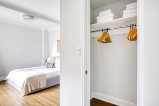 UWS 2BR w Elevator Doorman Gym nr 1 line NYC-625 - 1