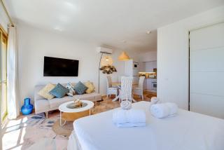 Sea Front Beach Studio Apartment - 3