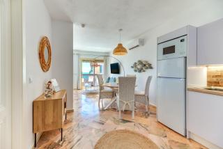 Sea Front Beach Studio Apartment - 3