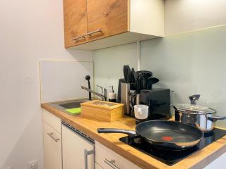 UNiQE - SKY-TV - 23 OG - Stadtblick - Kongress - 7