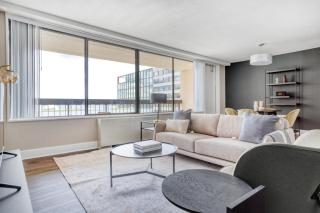 Crystal City 2BR w Gym Concierge nr Metro WDC-446 - 0