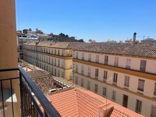Homely Málaga Cienfuegos, plaza de la Merced con vistas - 3