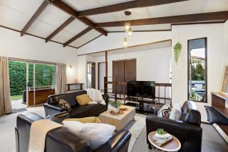 Character Retro Family home in Queenstown - 7